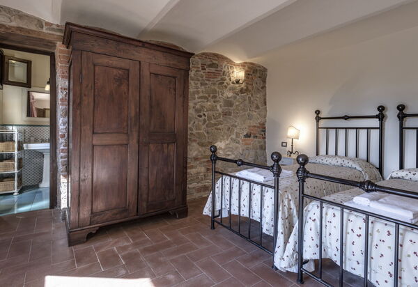 Stony Tuscan Farm: Camera da letto