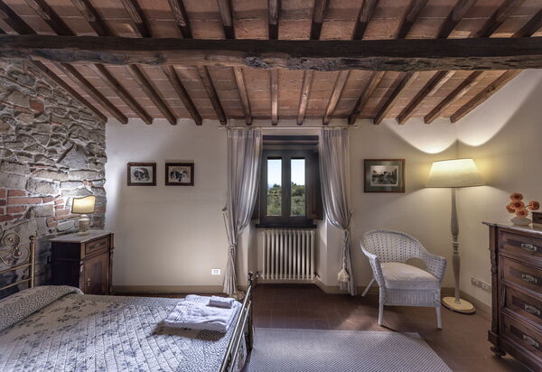 Stony Tuscan Farm: Camera da letto
