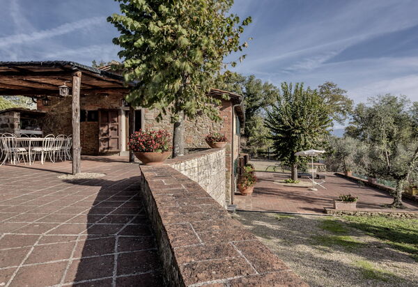 Stony Tuscan Farm: Entrata Principale, Esterni