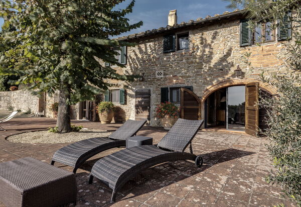 Stony Tuscan Farm: Entrata Principale, Esterni