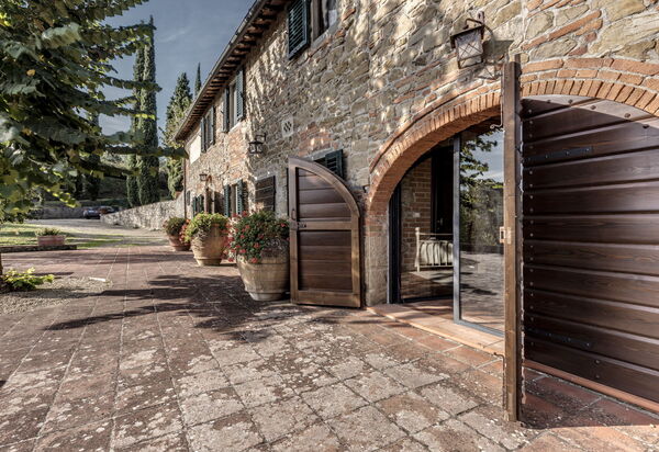 Stony Tuscan Farm: Entrata Principale, Esterni