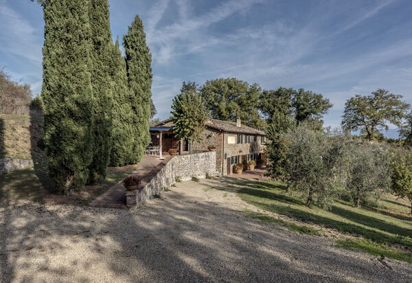 Stony Tuscan Farm: Entrata Principale, Esterni