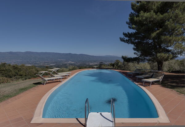 Stony Tuscan Farm: Esterni, Giardino, Piscina