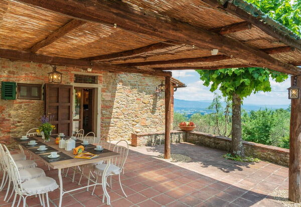 Stony Tuscan Farm: Balcone / Terrazza / Patio, Giardino