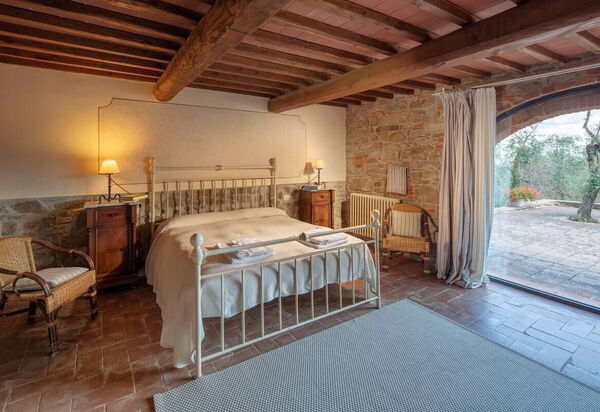 Stony Tuscan Farm: Camera da letto