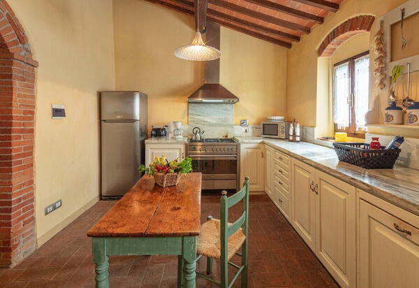 Stony Tuscan Farm: Cucina, Sala da pranzo