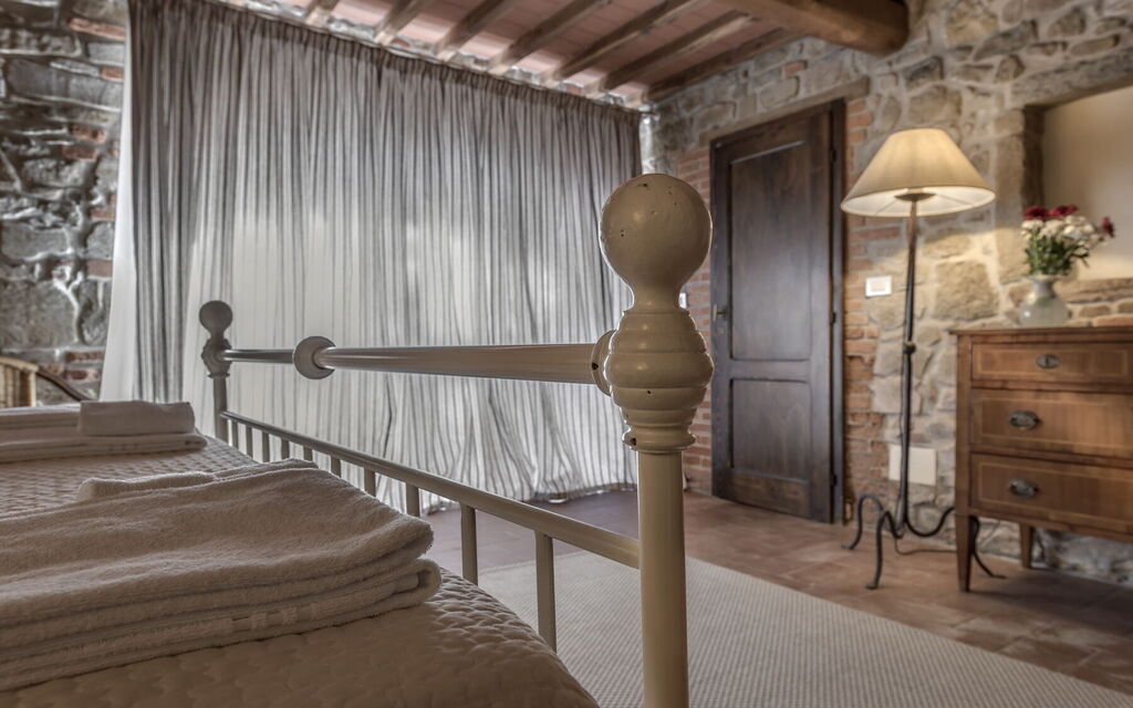 Stony Tuscan Farm: Camera da letto