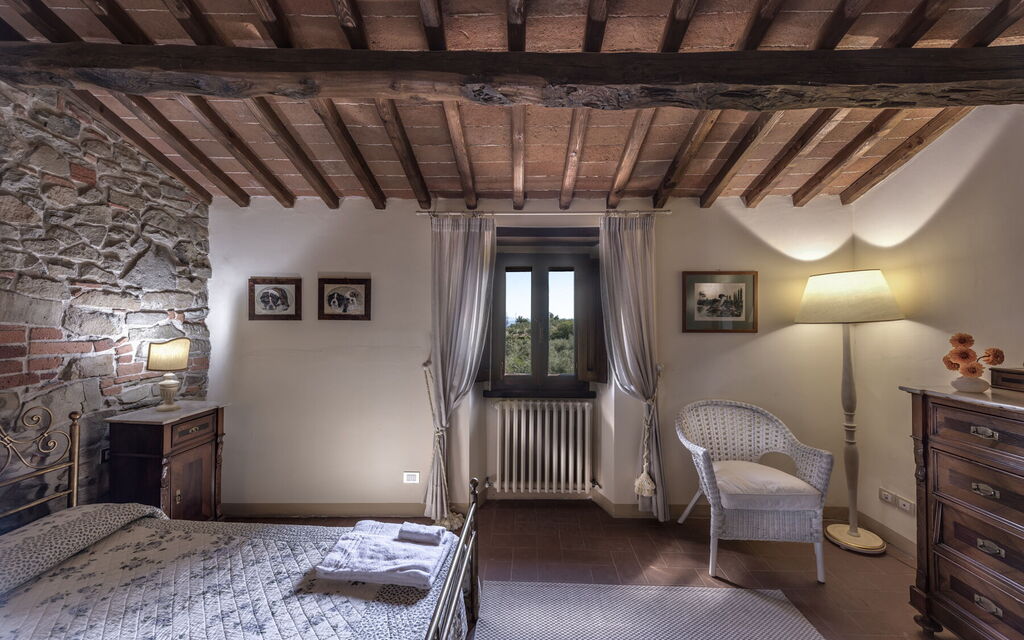 Stony Tuscan Farm: Camera da letto