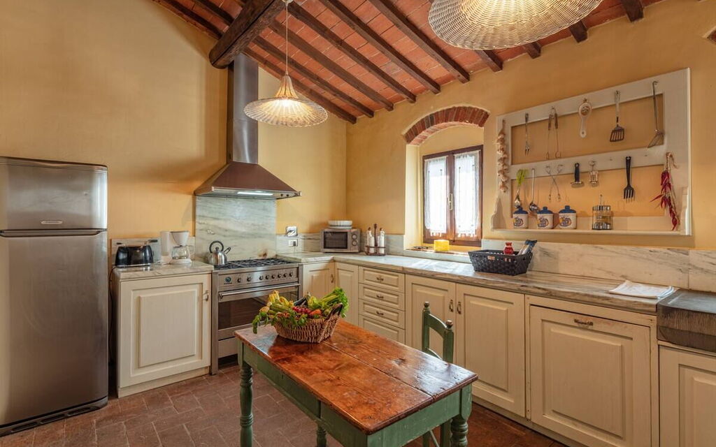 Stony Tuscan Farm: Cucina, Sala da pranzo