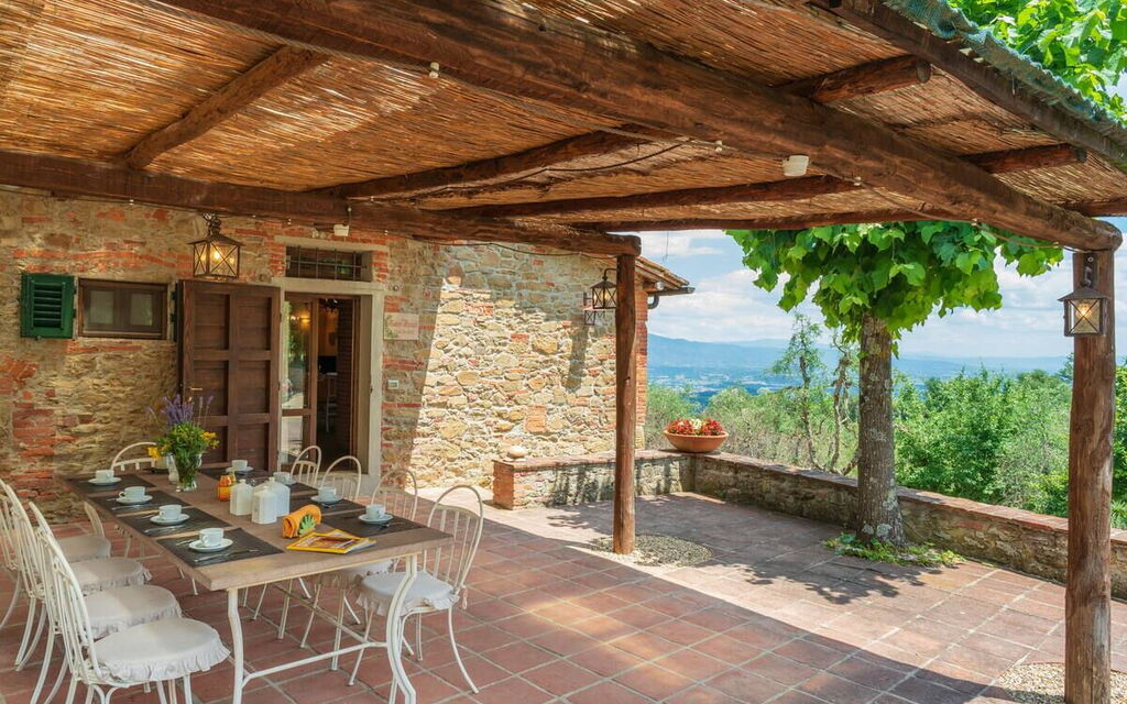 Stony Tuscan Farm: Balcone / Terrazza / Patio, Giardino