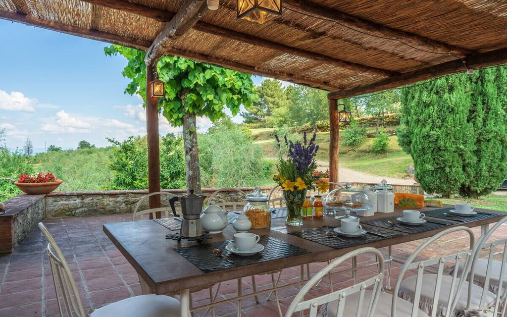 Stony Tuscan Farm: Balcone / Terrazza / Patio, Giardino
