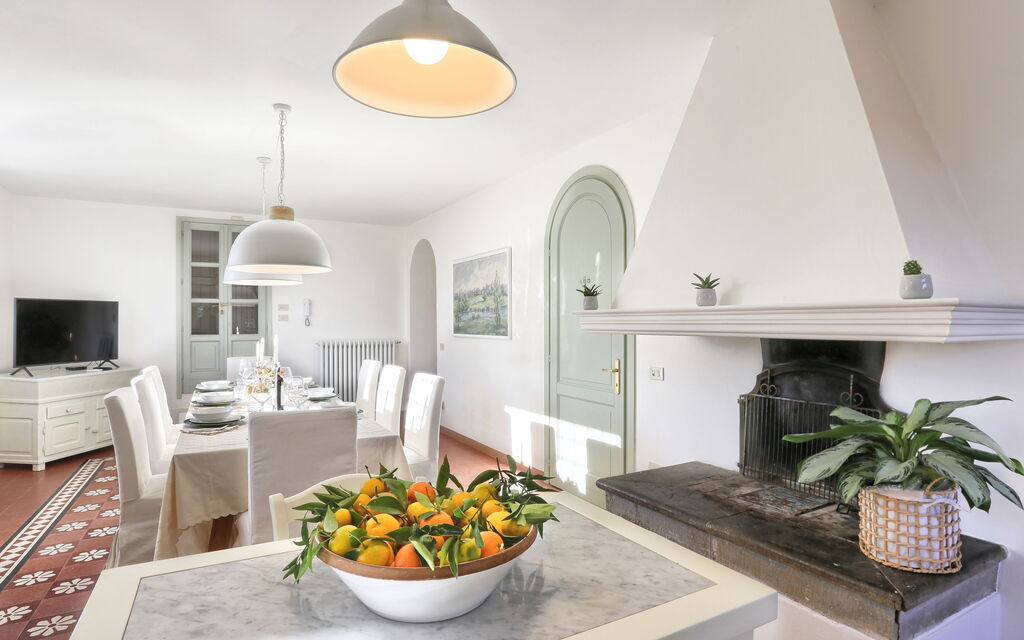 Villa Sport Deluxe: Dining Room, Kitchen