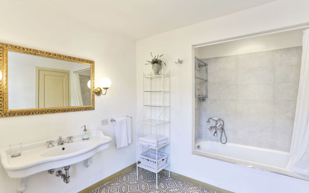 Villa Sport Deluxe: Bathroom