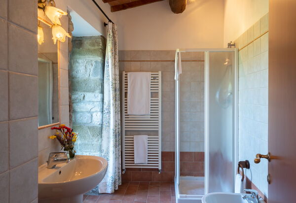 Villa Santa Maria a Bovino: Bathroom