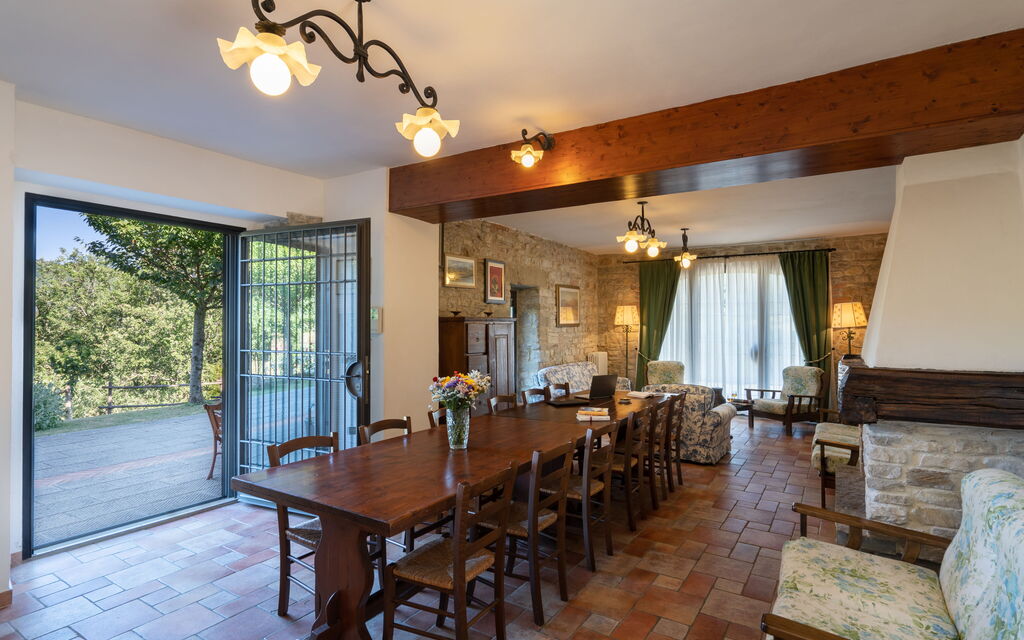 Villa Santa Maria a Bovino: Dining Room, Living Room