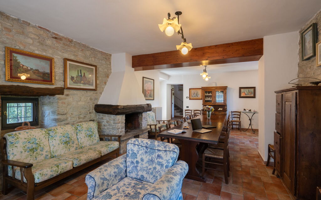 Villa Santa Maria a Bovino: Dining Room, Living Room