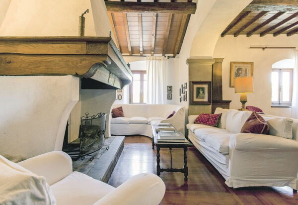 Casale Le Torri: Living Room