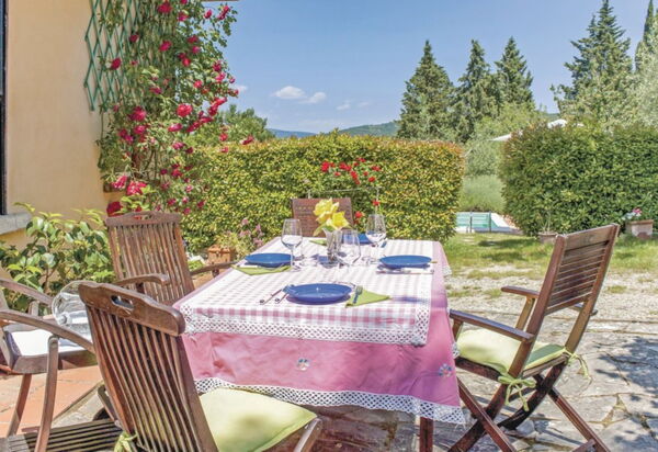 Casale Le Torri: Building Exterior