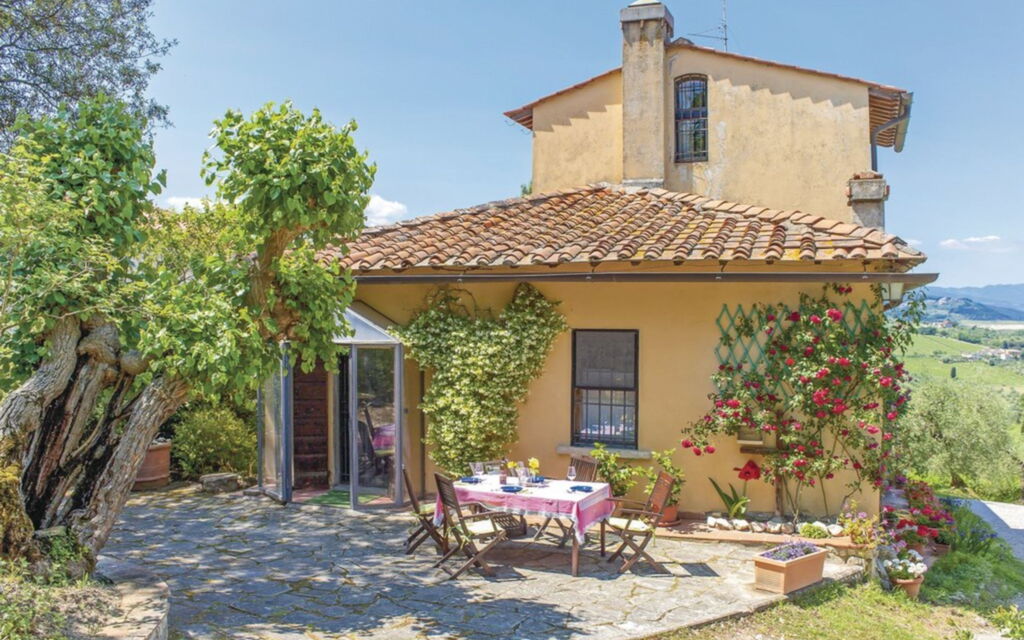 Casale Le Torri: Building Exterior