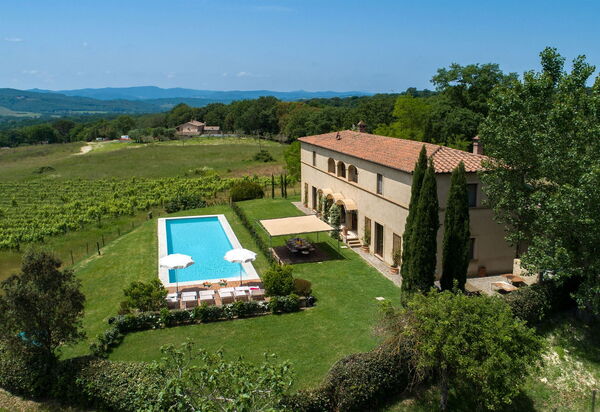 La Loggia Valdorciana: Giardino, Piscina