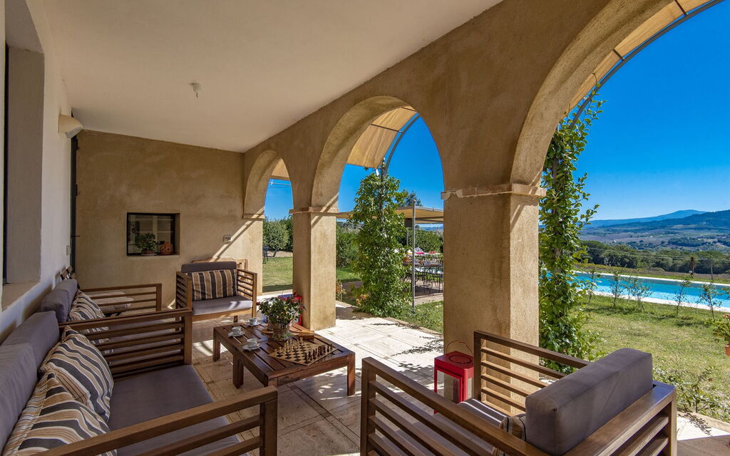 La Loggia Valdorciana: Giardino, Piscina