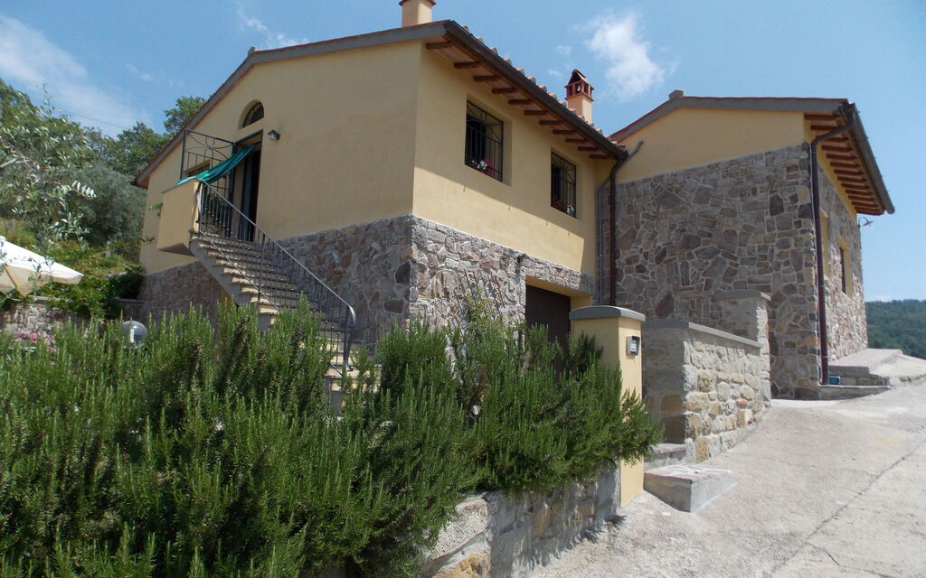 Casa Paola: Building Exterior