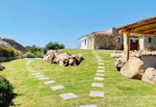 Grand Relais Degli Dei: Garden, Main Entrance