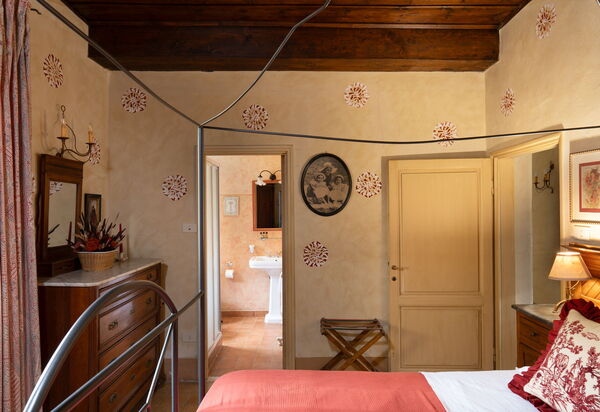 Villa Salaiole: Bathroom, Bedroom