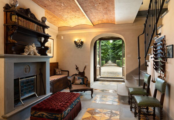 Villa Salaiole: Main Entrance, Other Room