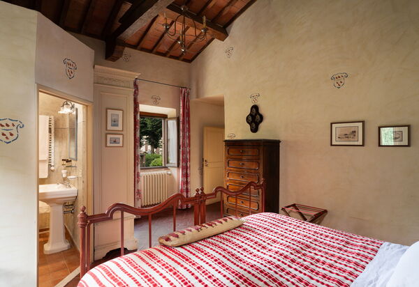Villa Salaiole: Bathroom, Bedroom