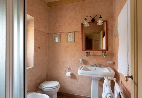 Villa Salaiole: Bathroom