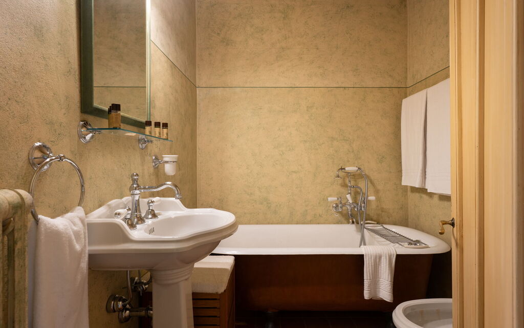 Villa Salaiole: Bathroom