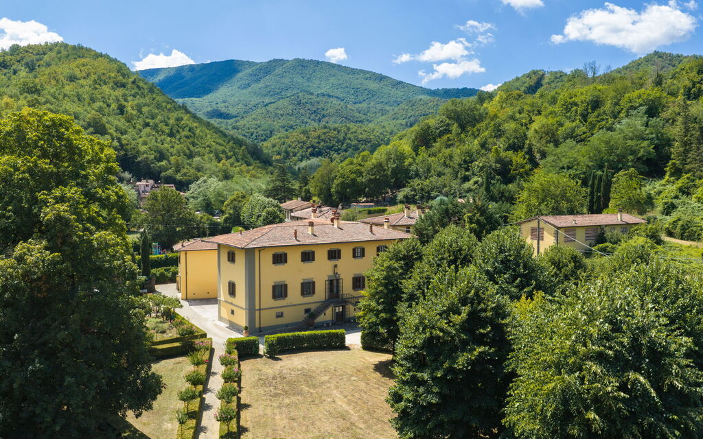 Villa Salaiole: Building Exterior, Garden