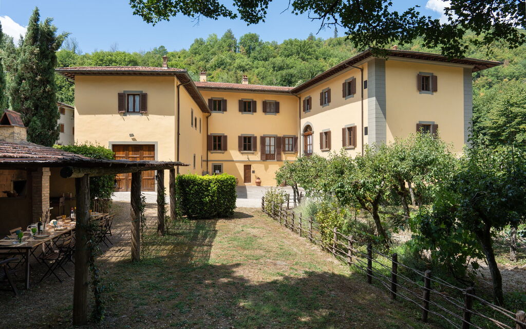Villa Salaiole: Building Exterior