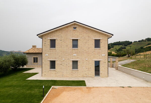 Aso Valley House: Entrata Principale, Esterni