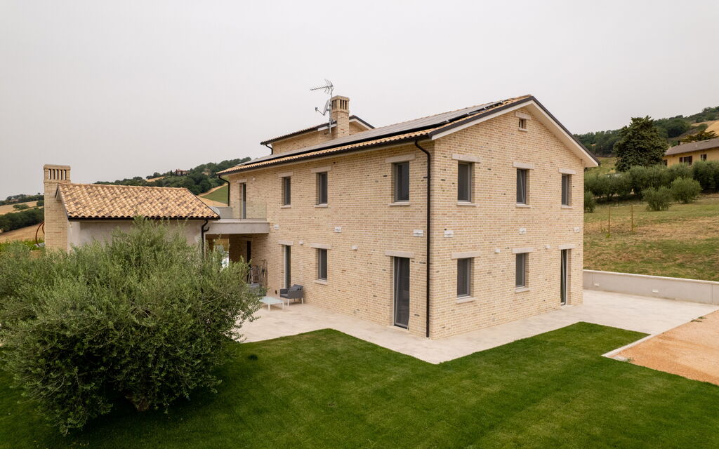 Aso Valley House: Entrata Principale, Esterni