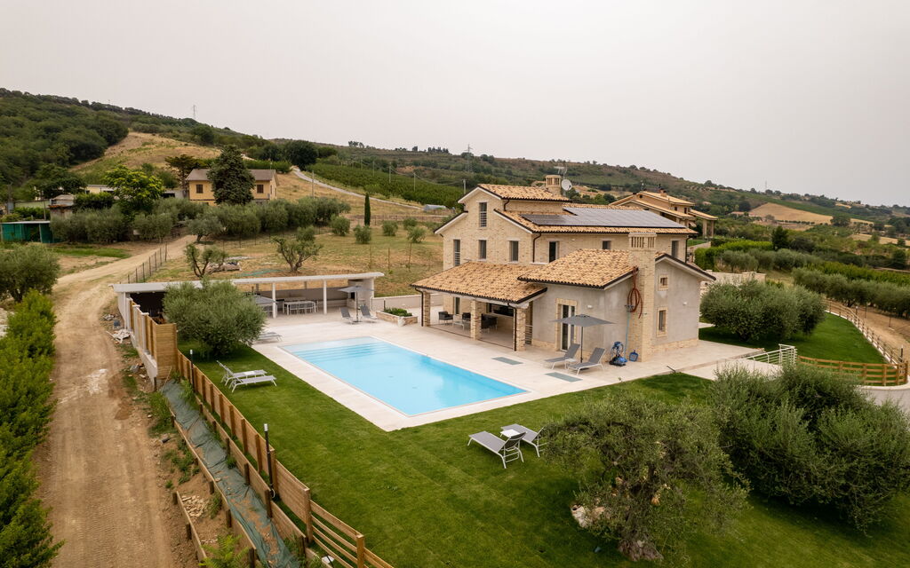 Aso Valley House: Entrata Principale, Esterni, Giardino, Piscina