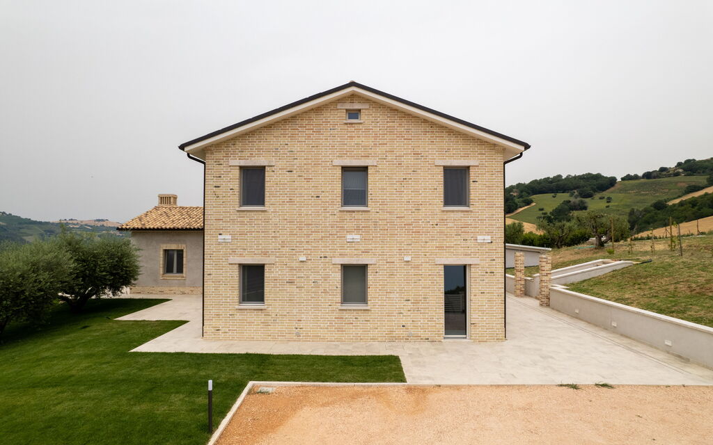 Aso Valley House: Entrata Principale, Esterni