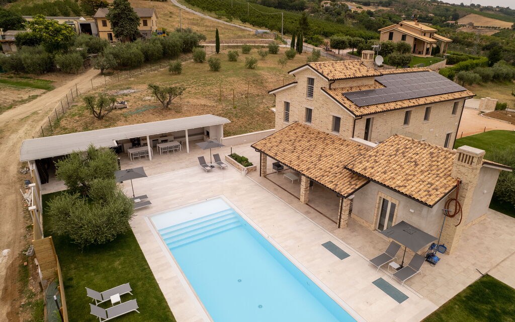 Aso Valley House: Entrata Principale, Esterni, Giardino, Piscina