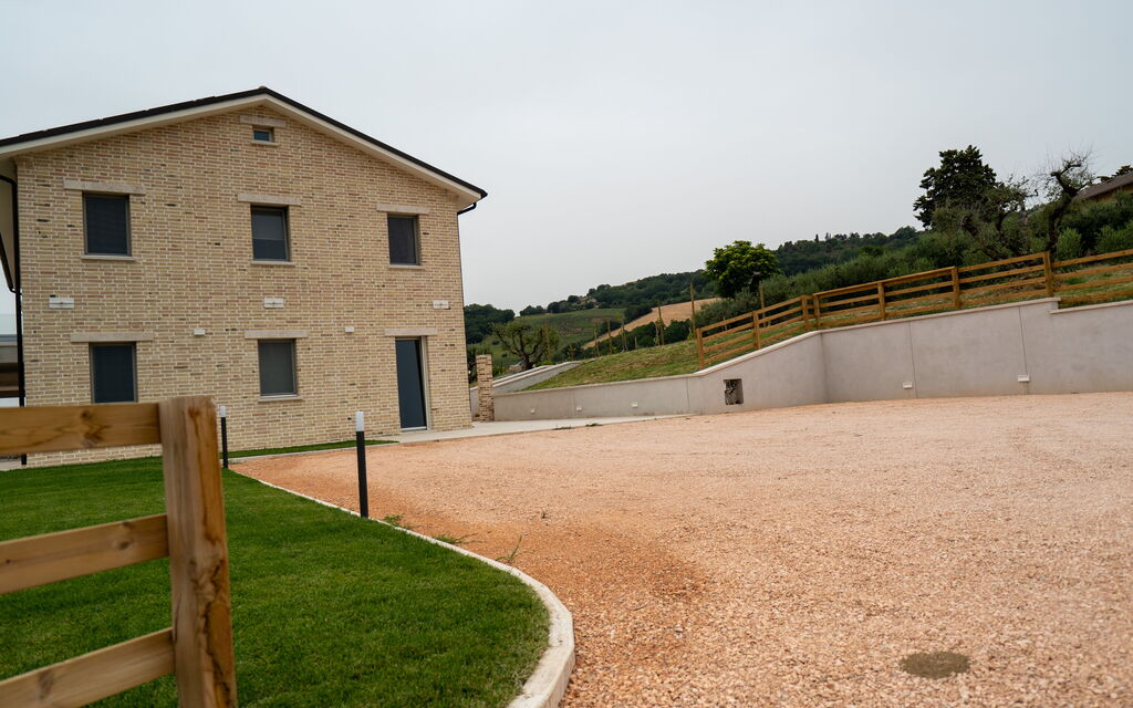 Aso Valley House: Entrata Principale, Esterni