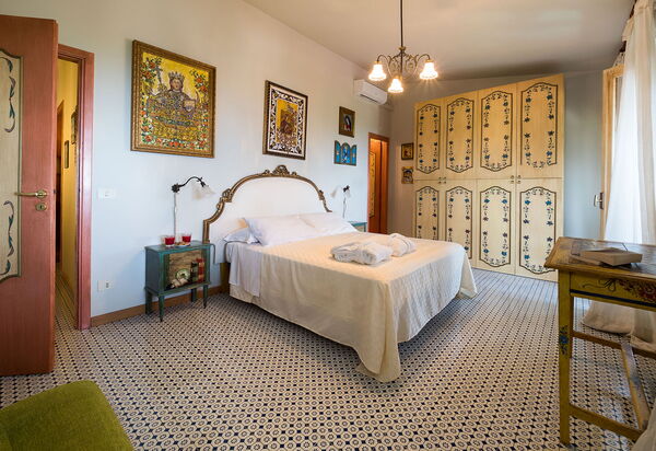 Villa Dioniso: villa-dioniso-taormina-bedroom