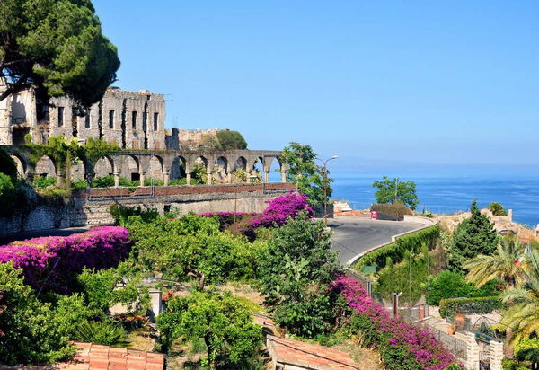 Villa Dioniso: villa-dioniso-taormina-swimming-sea