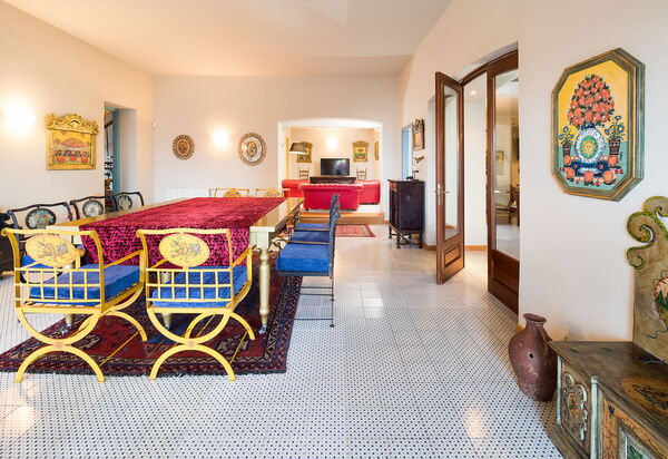 Villa Dioniso: villa-dioniso-taormina-dining-room