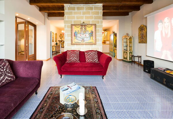 Villa Dioniso: villa-dioniso-taormina-living-room