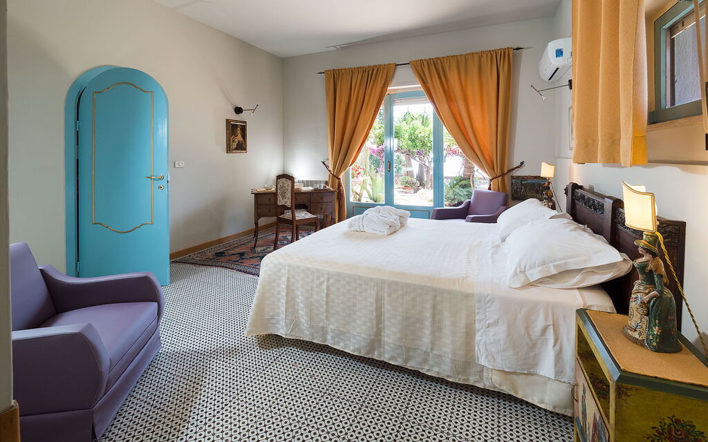 Villa Dioniso: villa-dioniso-taormina-bedroom