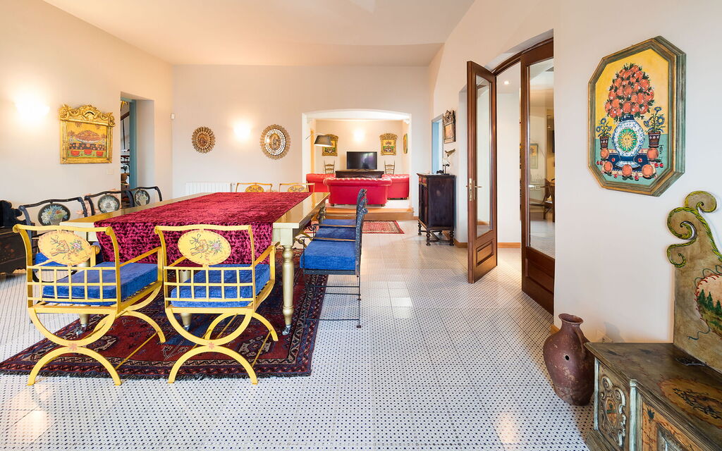 Villa Dioniso: villa-dioniso-taormina-dining-room