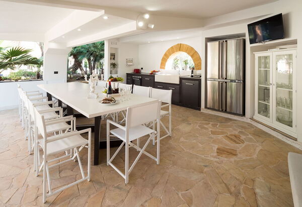 Villa Girgenti: villa-girgenti-contrada-mendolito-cucina-esterna