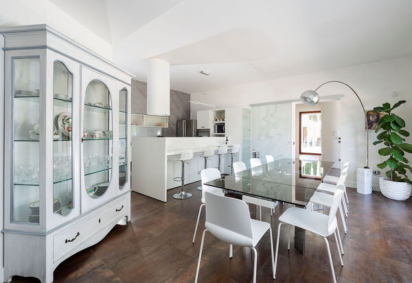 Villa Girgenti: villa-girgenti-contrada-mendolito-cucina-sala-da-pranzo