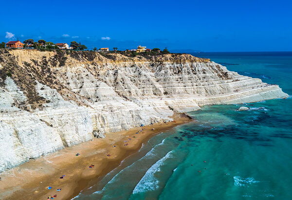 Villa Girgenti: villa-girgenti-contrada-mendolito-spiaggia-scogliera