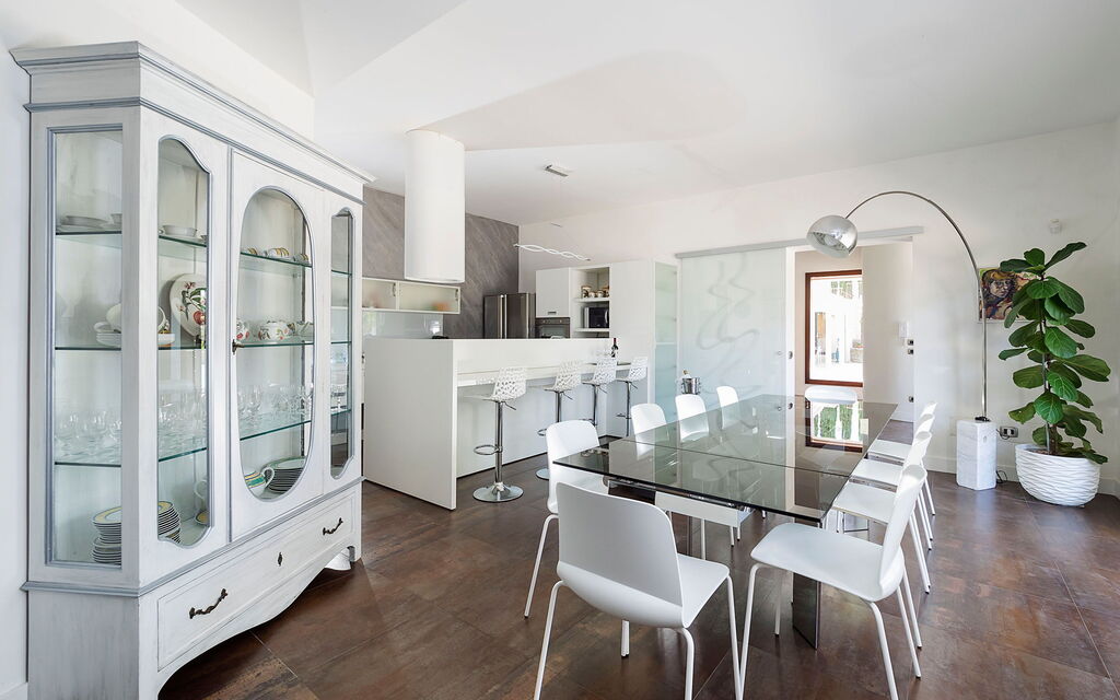 Villa Girgenti: villa-girgenti-contrada-mendolito-cucina-sala-da-pranzo